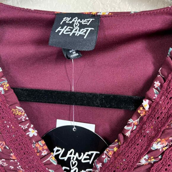 Planet Heart Juniors' Crochet-Trimmed Surplice Tiered Top Windsor Wine size S - Picture 4 of 16